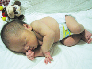 夏天給寶寶用什么紙尿褲好?