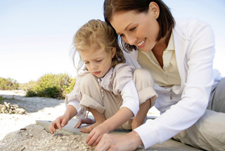 寶寶非常愛(ài)看動(dòng)畫(huà)片!不給他看一直哭鬧怎么辦