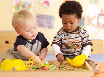 ���q�ĺ��Ӻ܈�����ͬһ������ô�k