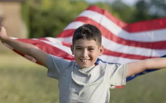 在美國出生的孩子,或者說當美國人到底有多少福利?