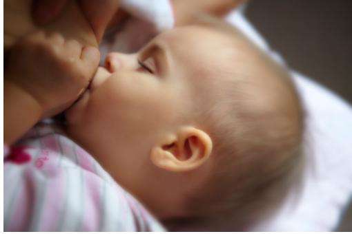 寶寶吃夜奶好嗎?寶寶吃夜奶是個壞習(xí)慣