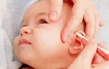 媽媽能給孩子挖耳屎嗎?看看經常給孩子掏耳屎的危害吧